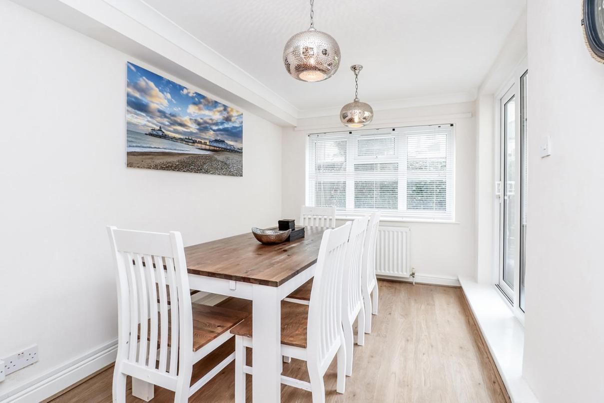 3 Queens Gardens Sea View Apartment Eastbourne Exteriör bild